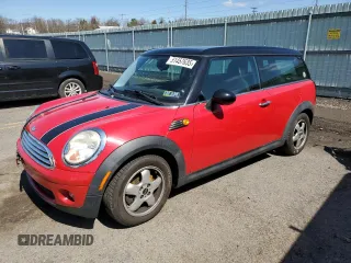 2010 MINI Clubman z VIN WMWML3C52ATX51812, wystawiony jako Copart lot #51457635 z przebiegiem 84 719 mil mil oraz Szkoda całkowita • Salvage title. Historia ofert i sprzedaży dostępna na DreamBid. Obrazek 1.