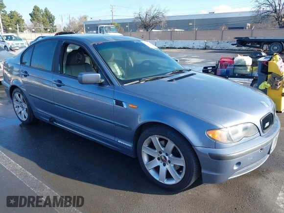 2002 BMW 3 Series 325i with VIN WBAET374X2NG72824, listed as a IAAI auction lot 41822437 with 1 mi miles. Bid and sale history available at carsss.com. Image 1.