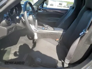 2017 Mazda MX-5 Miata Club z VIN JM1NDAC79H0121954, wystawiony jako Copart lot #53359715 z przebiegiem 44 995 mil mil oraz Tytuł czysty. Historia ofert i sprzedaży dostępna na DreamBid. Obrazek 7.