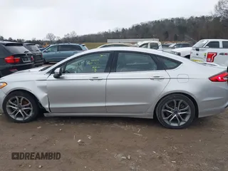 2017 Ford Fusion SE z VIN 3FA6P0H78HR174956, wystawiony jako IAAI lot #41258610 z przebiegiem 70 180 mil mil oraz . Historia ofert i sprzedaży dostępna na DreamBid. Obrazek 14.