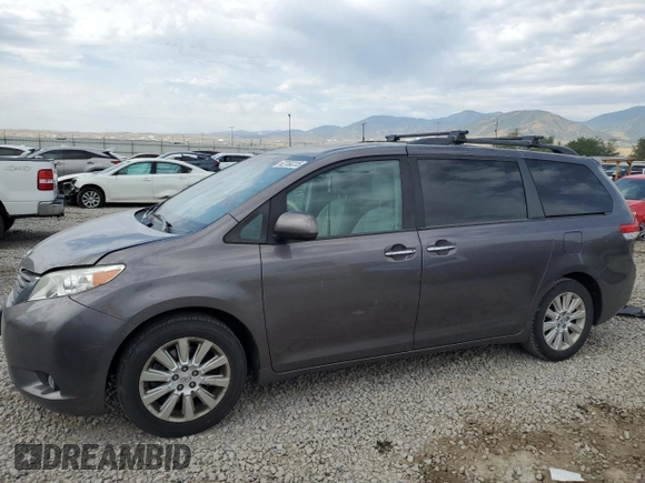 2013 Toyota Sienna XLE z VIN 5TDDK3DC8DS069085, wystawiony jako Copart lot #62768235 z przebiegiem 140 242 mil mil oraz Szkoda całkowita • Salvage title. Historia ofert i sprzedaży dostępna na DreamBid. Obrazek 1.
