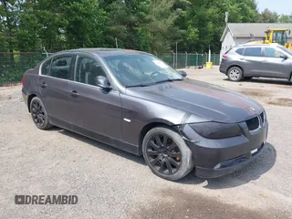 2006 BMW 3 Series 330i z VIN WBAVB33536KR72517, wystawiony jako IAAI lot #42428519 z przebiegiem 120 051 mil mil oraz . Historia ofert i sprzedaży dostępna na DreamBid. Obrazek 1.