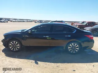 2017 Nissan Altima 2.5 SR with VIN 1N4AL3AP2HC258805, listed as a IAAI auction lot 41576085 with 137,491 mi miles. Bid and sale history available at carsss.com. Image 15.
