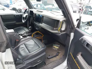 2023 Ford Bronco с VIN 1FMEE5DP0PLA97359, выставлен на аукционе IAAI как лот 42130581 с пробегом 32 335 миль миль и . История ставок и продаж доступна на DreamBid. Изображение 5.