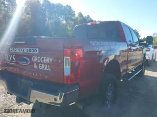 2017 Ford Super Duty F-250 SRW Lariat with VIN 1FT7W2BT4HEE41418, listed as a IAAI auction lot 40596814 with 110,684 mi miles. Bid and sale history available at carsss.com. Image 4.