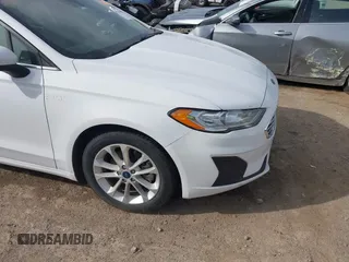 2020 Ford Fusion Hybrid SE with VIN 3FA6P0LU7LR201375, listed as a IAAI auction lot 41815488 with 70,670 mi miles. Bid and sale history available at carsss.com. Image 1.