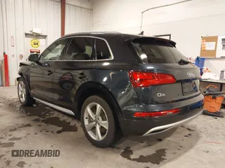 2020 Audi Q5 Premium with VIN WA1ANAFY2L2083393, listed as a IAAI auction lot 41408268 with 75,930 mi miles. Bid and sale history available at carsss.com. Image 3.