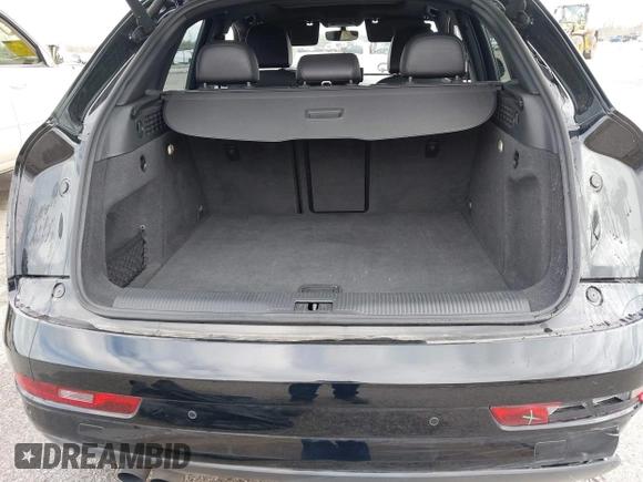 2018 Audi Q3 Premium z VIN WA1BCCFS8JR013032, wystawiony jako IAAI lot #41706173 z przebiegiem 111 402 mil mil oraz . Historia ofert i sprzedaży dostępna na DreamBid. Obrazek 8.