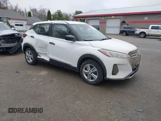 2022 Nissan Kicks S with VIN 3N1CP5BV5NL506726, listed as a IAAI auction lot 42175896 with 40,876 mi miles. Bid and sale history available at carsss.com. Image 1.