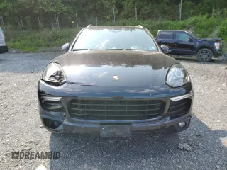 2016 Porsche Cayenne S E-Hybrid z VIN WP1AE2A23GLA17545, wystawiony jako Copart lot #58556435 z przebiegiem 136 497 mil mil oraz Szkoda całkowita • Salvage title. Historia ofert i sprzedaży dostępna na DreamBid. Obrazek 5.