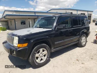 2008 Jeep Commander Sport z VIN 1J8HG48K38C180234, wystawiony jako Copart lot #55959325 z przebiegiem 198 459 mil mil oraz Szkoda całkowita • Salvage title. Historia ofert i sprzedaży dostępna na DreamBid. Obrazek 1.