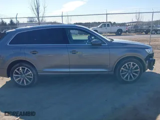 2018 Audi Q7 Premium Plus with VIN WA1LAAF70JD027840, listed as a IAAI auction lot 41695181 with 71,693 mi miles. Bid and sale history available at carsss.com. Image 13.