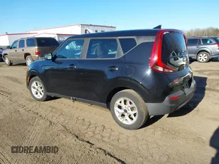 2020 Kia Soul LX with VIN KNDJ23AU4L7061221, listed as a IAAI auction lot 41815005 with 34,207 mi miles. Bid and sale history available at carsss.com. Image 3.