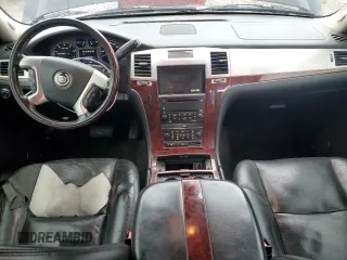 2007 Cadillac Escalade ESV z VIN 1GYFK66827R387638, wystawiony jako Copart lot #55822465 z przebiegiem 189 081 mil mil oraz Szkoda całkowita • Salvage title. Historia ofert i sprzedaży dostępna na DreamBid. Obrazek 8.