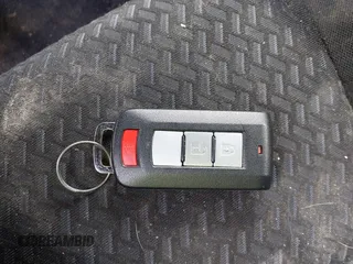 2024 Mitsubishi Eclipse Cross LE z VIN JA4ATVAA3RZ073348, wystawiony jako IAAI lot #42390003 z przebiegiem 14 771 mil mil oraz . Historia ofert i sprzedaży dostępna na DreamBid. Obrazek 11.