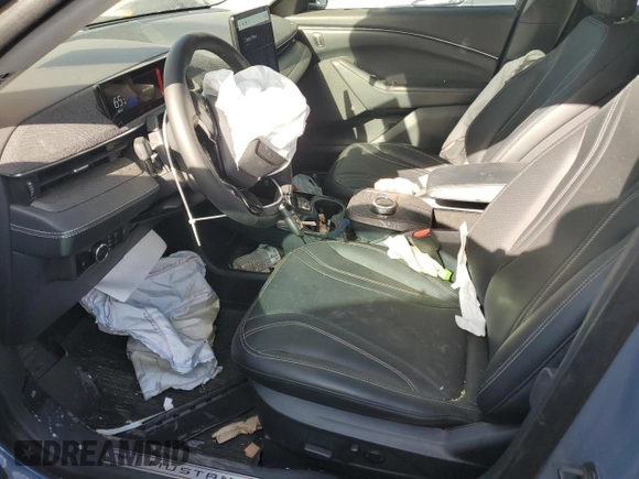 2023 Ford Mustang Mach-E Premium z VIN 3FMTK3R78PMA26955, wystawiony jako Copart lot #50068925 z przebiegiem 41 851 mil mil oraz Szkoda całkowita • Salvage title. Historia ofert i sprzedaży dostępna na DreamBid. Obrazek 7.