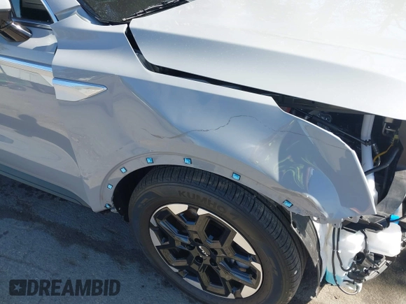 2025 Kia Sorento S z VIN 5XYRL4JC4SG324838, wystawiony jako IAAI lot #42328103 z przebiegiem 9 253 mil mil oraz . Historia ofert i sprzedaży dostępna na DreamBid. Obrazek 18.