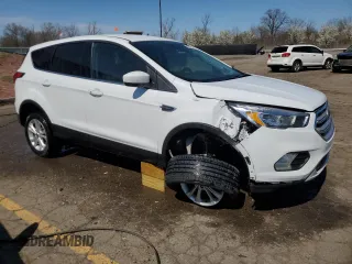 2019 Ford Escape SE z VIN 1FMCU9GD6KUB85600, wystawiony jako Copart lot #53521945 z przebiegiem 106 906 mil mil oraz Czysty tytuł • Clean title. Historia ofert i sprzedaży dostępna na DreamBid. Obrazek 4.