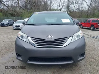 2017 Toyota Sienna LE Auto Access Seat with VIN 5TDKZ3DC6HS881378, listed as a IAAI auction lot 41932471 with 64,626 mi miles. Bid and sale history available at carsss.com. Image 13.