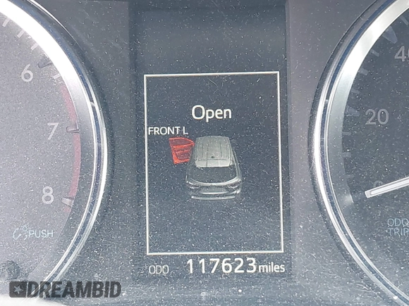 2015 Toyota Highlander XLE z VIN 5TDKKRFH0FS076120, wystawiony jako IAAI lot #42131646 z przebiegiem 117 623 mil mil oraz . Historia ofert i sprzedaży dostępna na DreamBid. Obrazek 15.