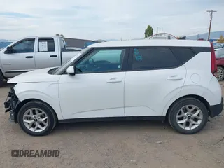 2020 Kia Soul LX with VIN KNDJ23AU0L7056999, listed as a IAAI auction lot 40407656 with 106,634 mi miles. Bid and sale history available at carsss.com. Image 15.