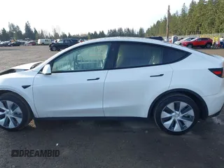 2024 Tesla Model Y Long Range with VIN 7SAYGDEE1RF056816, listed as a IAAI auction lot 41809125 with 6,434 mi miles and . Bid and sale history available at DreamBid. Image 15.