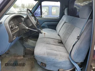 1994 Ford F-150 z VIN 1FTEF14NXRLA62582, wystawiony jako Copart lot #52379715 z przebiegiem 176 792 mil mil oraz Szkoda całkowita • Salvage title. Historia ofert i sprzedaży dostępna na DreamBid. Obrazek 7.