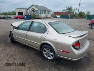 2000 Nissan Maxima GXE z VIN JN1CA31D2YT531324, wystawiony jako IAAI lot #42126970 z przebiegiem 141 864 mil mil oraz . Historia ofert i sprzedaży dostępna na DreamBid. Obrazek 3.