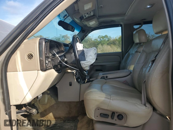 2002 Chevrolet Suburban LT with VIN 1GNEC16Z72J277760, listed as a Copart auction lot 79686394 with 295,660 mi miles and Salvage Title. Bid and sale history available at carsss.com. Image 7.