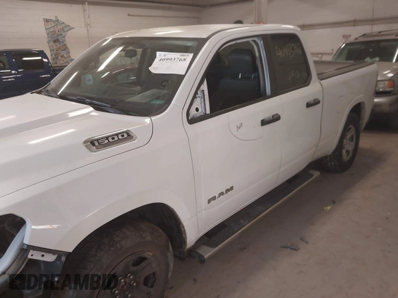 2019 Ram 1500 Tradesman z VIN 1C6RRFCG9KN677067, wystawiony jako IAAI lot #40993768 z przebiegiem 45 282 mil mil oraz . Historia ofert i sprzedaży dostępna na DreamBid. Obrazek 17.
