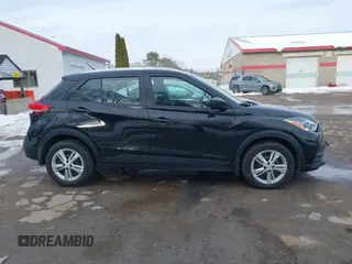 2019 Nissan Kicks S with VIN 3N1CP5CU5KL506517, listed as a IAAI auction lot 41647331 with 48,173 mi miles and . Bid and sale history available at carsss.com. Image 13.