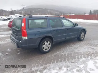 2006 Volvo XC70 with VIN YV4SZ592461233492, listed as a IAAI auction lot 41536507 with 174,888 mi miles. Bid and sale history available at carsss.com. Image 4.