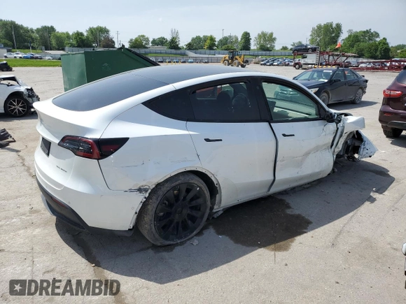 2022 Tesla Model Y Long Range z VIN 7SAYGAEE8NF378457, wystawiony jako Copart lot #56696905 z przebiegiem Nie podano mil oraz Czysty tytuł • Clean title. Historia ofert i sprzedaży dostępna na DreamBid. Obrazek 3.