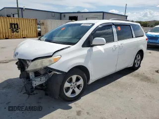 2014 Toyota Sienna LE AAS с VIN 5TDKK3DC1ES468896, выставлен на аукционе Copart как лот 60520405 с пробегом 239 779 миль миль и Списание • Salvage title. История ставок и продаж доступна на DreamBid. Изображение 1.