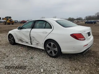 2019 Mercedes-Benz E 300 с VIN WDDZF4KB9KA524388, выставлен на аукционе Copart как лот 52723445 с пробегом 93 906 миль миль и Списание • Salvage title. История ставок и продаж доступна на DreamBid. Изображение 2.