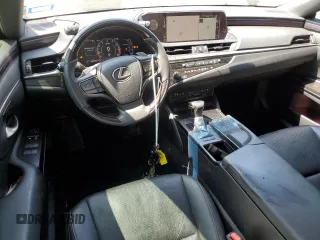 2019 Lexus ES 350 with VIN 58ABZ1B18KU005957, listed as a Copart auction lot 62564004 with 68,418 mi miles and Clean Title. Bid and sale history available at DreamBid. Image 8.
