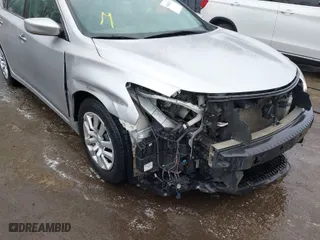 2015 Nissan Altima 2.5 S with VIN 1N4AL3AP2FC424138, listed as a IAAI auction lot 41665211 with 176,366 mi miles. Bid and sale history available at carsss.com. Image 6.