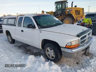 1997 Dodge Dakota with VIN 1B7GL23X8VS140609, listed as a IAAI auction lot 41260128 with 179,609 mi miles. Bid and sale history available at carsss.com. Image 1.
