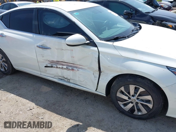 2019 Nissan Altima S with VIN 1N4BL4BV6KC196632, listed as a IAAI auction lot 41914605 with 106,597 mi miles and . Bid and sale history available at DreamBid. Image 6.