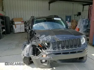 2018 Jeep Renegade Altitude with VIN ZACCJABB2JPJ02780, listed as a Copart auction lot 61401135 with 120,975 mi miles and Salvage title. Bid and sale history available at DreamBid. Image 13.