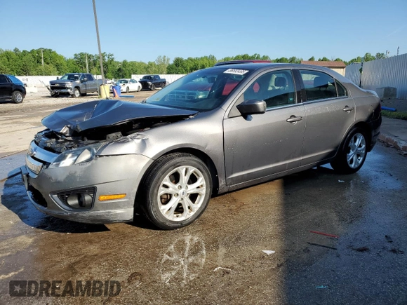 2012 Ford Fusion SE z VIN 3FAHP0HA0CR437115, wystawiony jako Copart lot #56583495 z przebiegiem 159 649 mil mil oraz Szkoda całkowita • Salvage title. Historia ofert i sprzedaży dostępna na DreamBid. Obrazek 1.