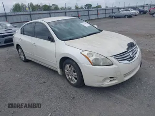 2011 Nissan Altima 2.5 SL with VIN 1N4AL2AP6BN401082, listed as a IAAI auction lot 41930306 with 139,533 mi miles. Bid and sale history available at carsss.com. Image 1.