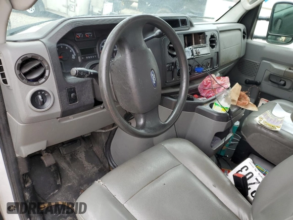 2009 Ford Econoline Cargo Commercial z VIN 1FTSE34L39DA01410, wystawiony jako Copart lot #77798344 z przebiegiem Nie podano mil oraz Szkoda całkowita • Salvage title. Historia ofert i sprzedaży dostępna na DreamBid. Obrazek 8.
