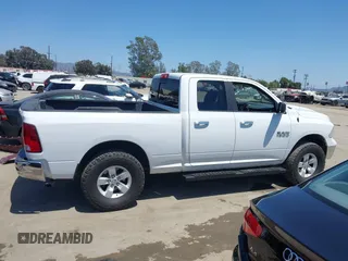 2017 Ram 1500 SLT z VIN 1C6RR7GG5HS583441, wystawiony jako IAAI lot #42391078 z przebiegiem 129 043 mil mil oraz . Historia ofert i sprzedaży dostępna na DreamBid. Obrazek 13.