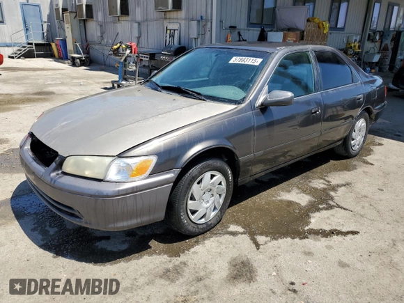 2001 Toyota Camry CE z VIN 4T1BG22K81U783489, wystawiony jako Copart lot #57893115 z przebiegiem 154 352 mil mil oraz Czysty tytuł • Clean title. Historia ofert i sprzedaży dostępna na DreamBid. Obrazek 1.