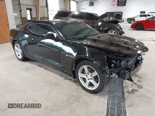 2020 Chevrolet Camaro 1LT z VIN 1G1FB1RSXL0110503, wystawiony jako IAAI lot #42329898 z przebiegiem 120 975 mil mil oraz . Historia ofert i sprzedaży dostępna na DreamBid. Obrazek 1.