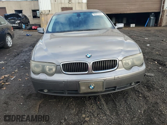 2004 BMW 7 Series 745i with VIN WBAGL63444DP71760, listed as a Copart auction lot 82377444 with 289,762 mi miles and Salvage Title. Bid and sale history available at DreamBid. Image 5.