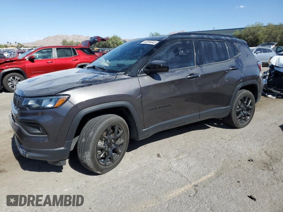 2023 Jeep Compass Altitude z VIN 3C4NJDBN7PT542177, wystawiony jako Copart lot #63284445 z przebiegiem 32 285 mil mil oraz Szkoda całkowita • Salvage title. Historia ofert i sprzedaży dostępna na DreamBid. Obrazek 1.