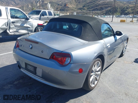 2006 BMW Z4 3.0i with VIN 4USBU33556LW68934, listed as a IAAI auction lot 41472800 with 108,983 mi miles and . Bid and sale history available at DreamBid. Image 4.