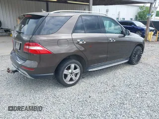 2013 Mercedes-Benz M ML 350 with VIN 4JGDA5HB4DA244103, listed as a IAAI auction lot 42106199 with 145,464 mi miles. Bid and sale history available at carsss.com. Image 4.